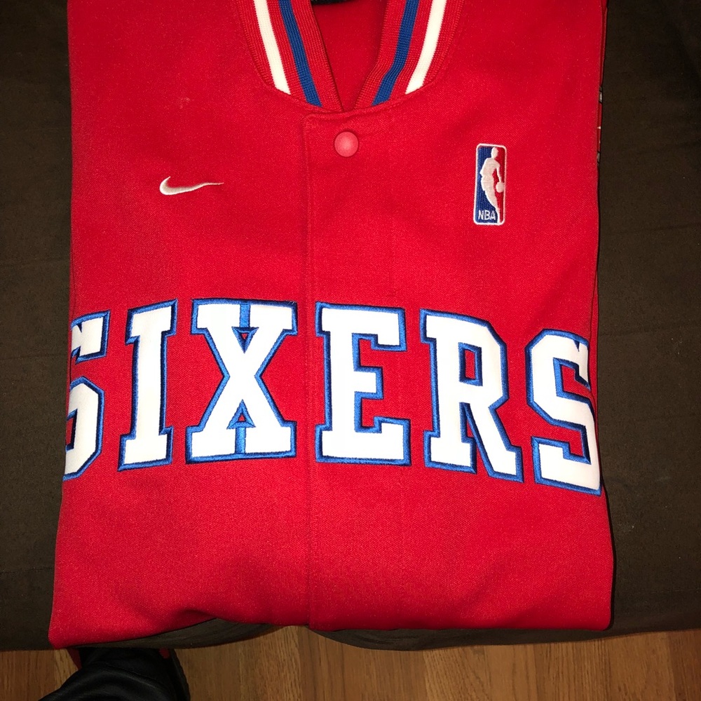 Nike Sixers Warm up